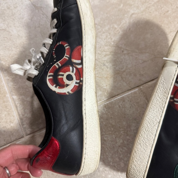 Gucci Kingsnake Leather Sneakers Men's Size: 10 - Picture 3 of 9